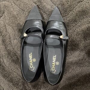 CHANEL Black Pointed Flats